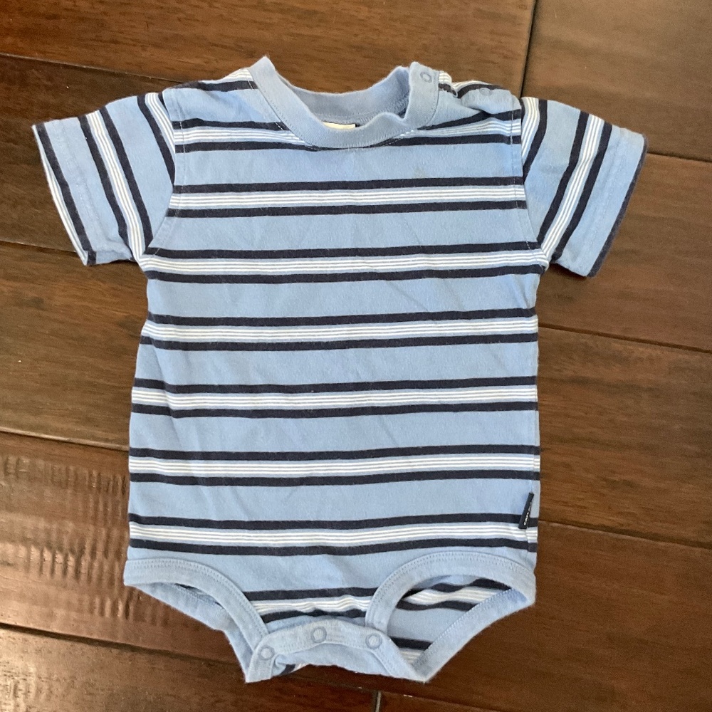 Carter’s Onesie 12 mos.